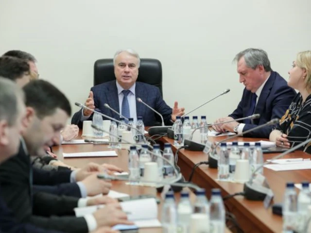 В преддверии отчета Правительства РФ в Государственной Думе, намеченного на 7 апреля 2022г., состоялась встреча министра энергетики Николая Шульгинова с депутатами профильного комитета