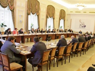 Участники слушаний в Общественной палате РФ призвали прекратить бессистемное законодательное регулирование саморегулирования
